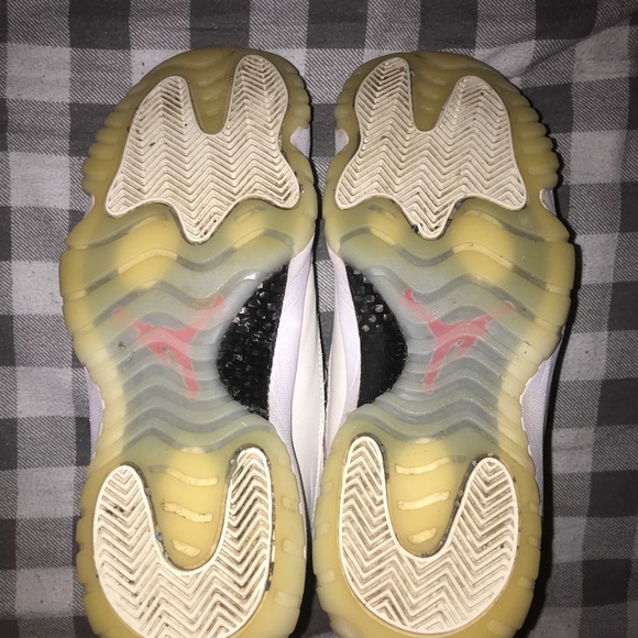 jordan 11 platinum tint - Picture 5 of 6